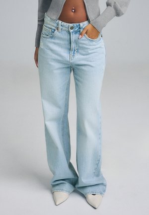 Stradivarius, D92 - Jean droit - light blue
