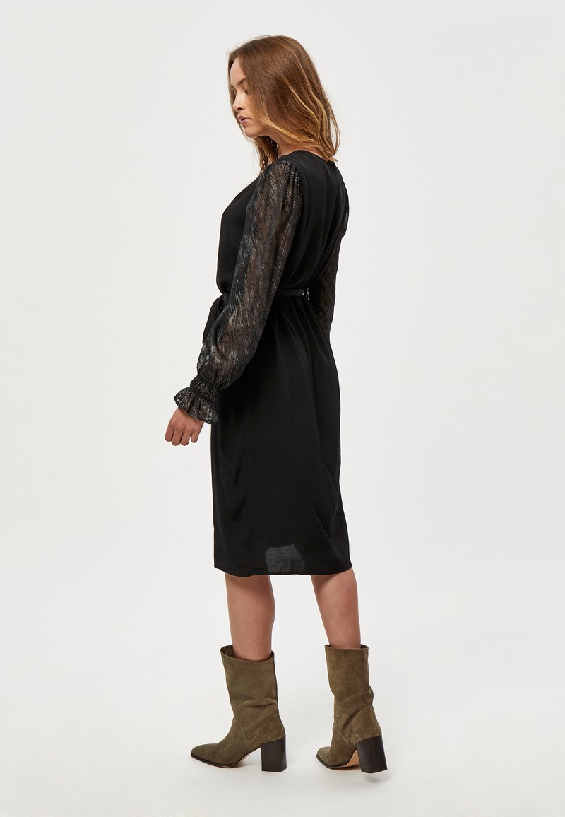 Damen Freizeitkleider | PEPPERCORN Freizeitkleid black/schwarz - EG36706 Damen Freizeitkleider | PEPPERCORN Freizeitkleid black/schwarz - EG36706