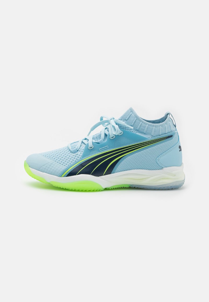 Puma ELIMINATE NITRO SQD Boty na házenou silver sky/fast yellow/persian blue/white/světle