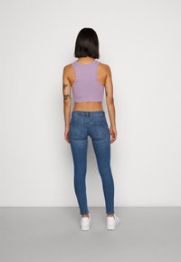 ONLY ONLCORAL LIFE BOX - Vaqueros pitillo - dark medium blue denim