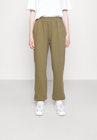 DESIGNERS REMIX Pantalones deportivos - olive