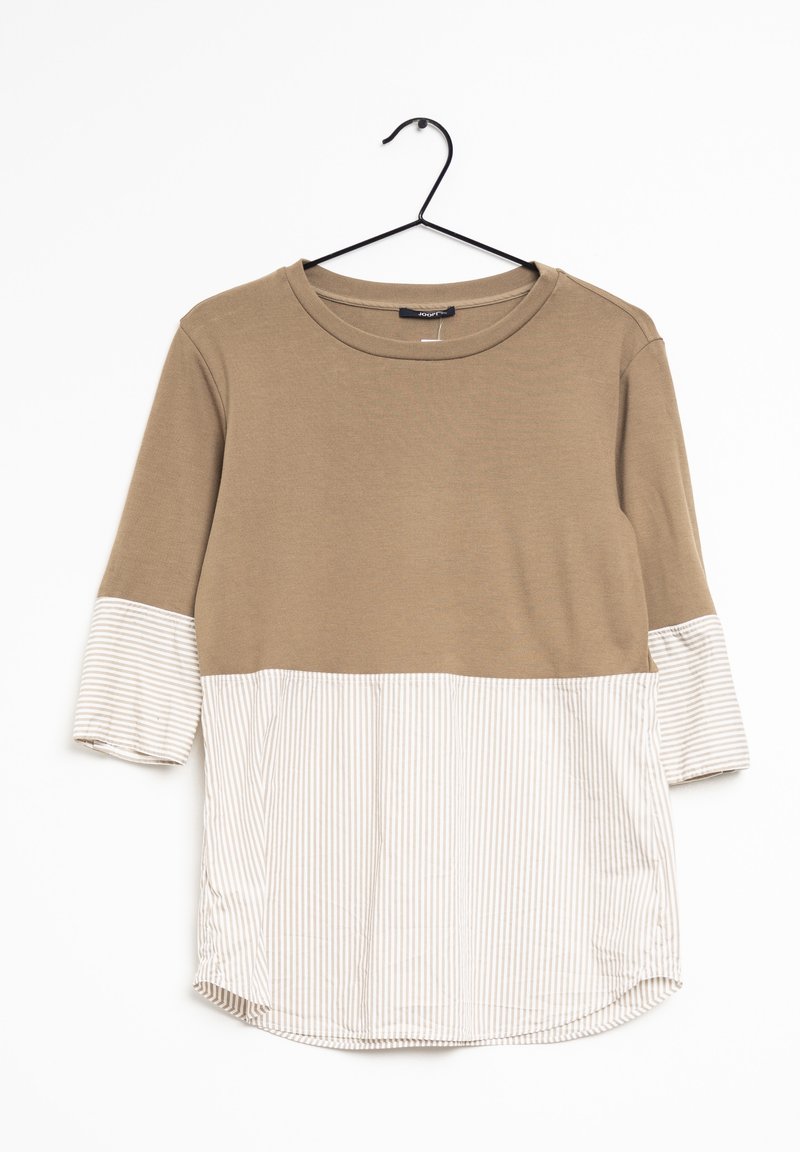 Maglia marrone a maniche tre quarti, con un pannello inferiore a strisce di un beige chiaro. Tessuto morbido, scollatura rotonda e orlo curvo.