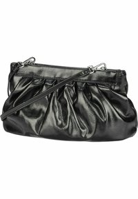 Czarna skórzana kopertówka o marszczonej fakturze, z srebrnymi akcentami i odpinanym paskiem na ramię. Kompaktowy, miękki kształt z gładkim wykończeniem.