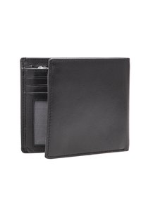 Cartera de cuero negro con una textura suave, que presenta múltiples ranuras para tarjetas, una ventana transparente para la identificación y un compartimento con cremallera.