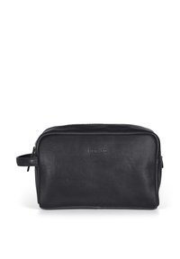 Svart läder toalettväska med slät textur och rektangulär form. Har en dragkedjestängning och ett sidhandtag för enkel transport.