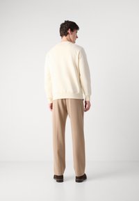 GANT GRAPHIC C NECK - Sweatshirt - cream