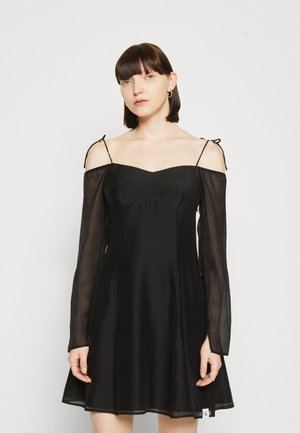Calvin Klein Jeans CRINKLE OFF SHOULDER MINI DRESS - Kjole - black