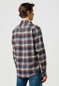 Wrangler LONG SLEEVE BRUSHED - REGULAR FIT - Skjorta - navy birch