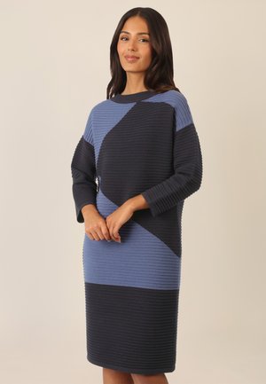 Apart COLORBLOCKING  - Strickkleid - nachtblau-dunkelblau