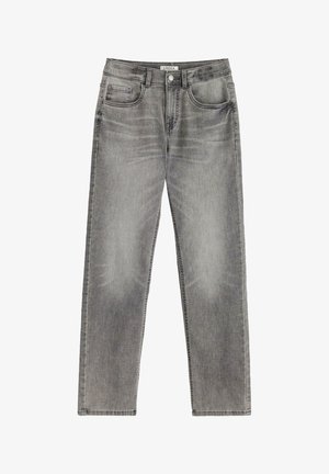 Jean en denim gris à coupe droite, avec cinq poches, une fermeture à bouton et des détails décolorés sur l'ensemble du tissu.