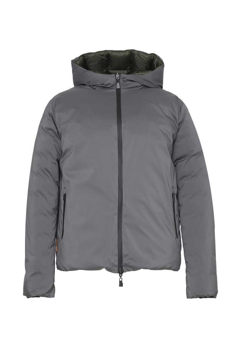 Giacca invernale grigia imbottita con cappuccio, chiusura frontale con zip e tasche laterali con zip, mostrata su uno sfondo bianco.