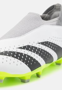 adidas Performance PREDATOR - Botines de fútbol para terreno firme - footwear white/core black/lucid lemon