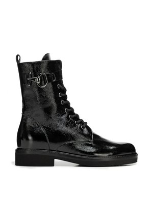 ZIERBAND UND SCHNALLE-MIT DEKORATIVEM RIEMEN - Stivaletti con plateau - black