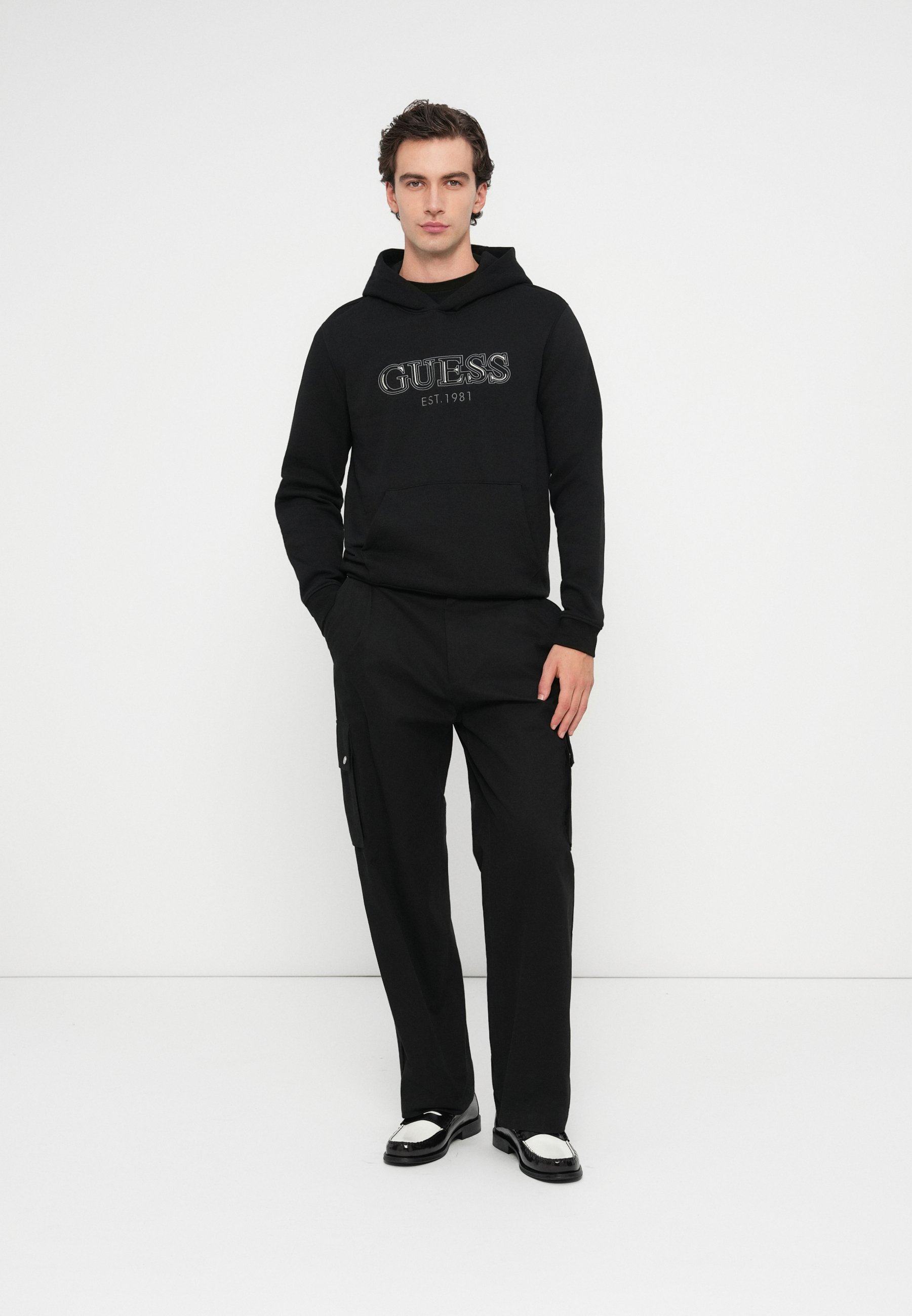 【ブラック(BLK)】GUESS パーカー (M)Embroidered Snap Hoodie Guess Black Hoodie - XL – Rokit