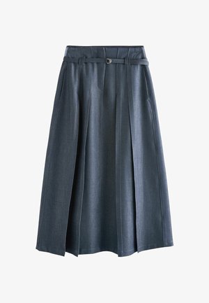 Fustă din denim închis la culoare, cu croială de lungime medie, cu pliuri, curea cu cataramă circulară și textură netedă.
