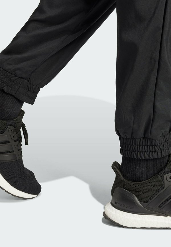 ESSENTIALS SMALL STANFORD - Tracksuit bottoms4