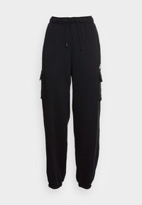 Svarta cargobyxor i mjukt tyg med elastisk midja och dragsko, utrustade med sidofickor och smalnande fållar vid anklarna.