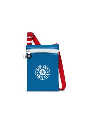 Blauwe crossbodytas met een witte ritssluiting en logo, met een rode verstelbare band en een zilveren ritslip.