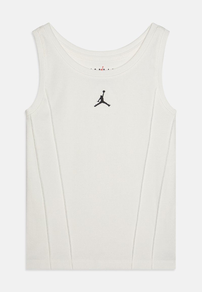 Vit ärmlös linne med ribbad struktur, med en svart Jumpman-logotyp broderad på bröstet och subtila vertikala sömdetaljer.