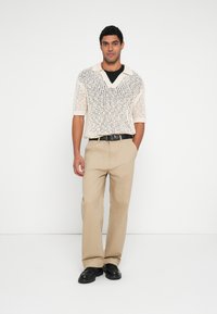 HUGO DALTON - Püksid - medium beige