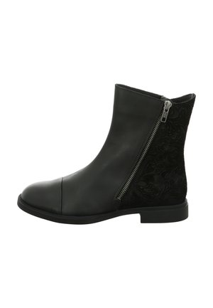 Schwarze Stiefeletten mit einer glatten Lederfront und einem strukturierten Samtbesatz hinten, ausgestattet mit einem seitlichen Reißverschluss und einem niedrigen Blockabsatz.