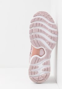 ASICS Chaussures de running sur route - light pink