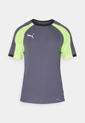 Graues sportliches T-Shirt mit kurzen Ärmeln und schwarzem Kragen; mit neongrünen Mesh-Akzenten an den Schultern und Logo auf der Brust. DryCELL-Material.