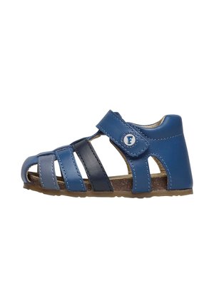 Le sandali in pelle blu presentano un design aperto sulla punta, molteplici fasce e una chiusura in Velcro. La suola testurizzata offre trazione. Stile minimalista.