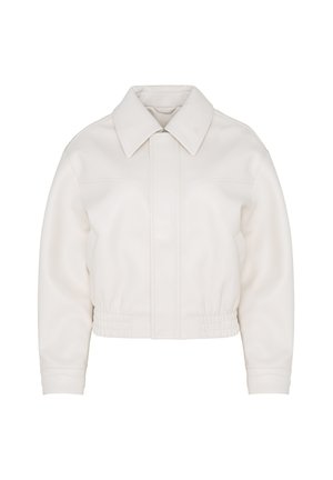 Veste courte écrue avec large col, manches longues, taille élastique et fermeture frontale dissimulée sur fond blanc.