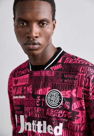 Études SOCCER - T-shirt à manches longues - fuchsia