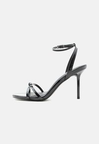 Επιλέχθηκε, black