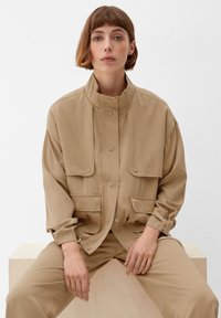 s.Oliver Leichte Jacke - sandfarben