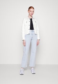 ONLY ONLWESTA JACKET  - Traper jakna - white