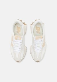 New Balance WS327 beżowy