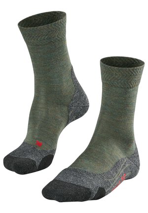 Calzini verde e grigio realizzati in un materiale testurizzato, con un polsino a costine e una punta e un tallone rinforzati di colore nero.