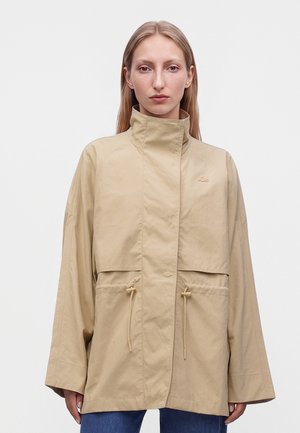 Lacoste, Manteau court - lionne