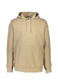 Sudadera beige hecha de una tela suave, con un bolsillo canguro en la parte frontal, capucha con cordón y un sutil logo impreso en el pecho.