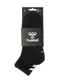 Svarta ankelsockor i ett sexpack. Har en vit Hummel-logotyp och tre vita ränder på sidan. Packeterade med en svart pappheader.