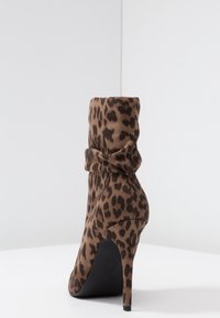 New Look Wide Fit Botines de tacón - stone