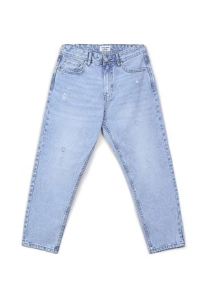Jeans azzurri chiari con una finitura sbiadita, caratterizzati da diverse aree strappate, design a cinque tasche e chiusura con bottone in vita.