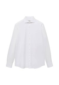Camisa blanca de manga larga hecha de una tela suave, con cuello clásico, cierre de botones en el frente y dobladillo recto. Sin patrones ni acentos.
