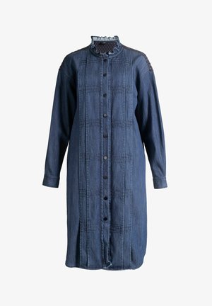 Denim obleka z dolgimi rokavi, volanastim ovratnikom, gumbi in teksturiranim vzorcem z navpičnimi paneli v temno modri barvi.