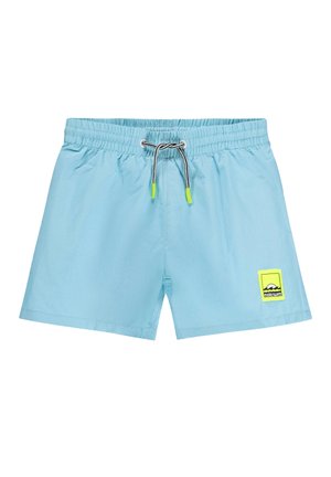 Pantaloni de baie de culoare albastru deschis, realizați dintr-o țesătură care se usucă rapid, având un elastic în talie cu șnur și o etichetă cu logo galben pe partea din față.