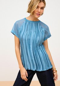 Next PLISSÉ SHORT SLEEVE STANDARD - Bluse - teal blue