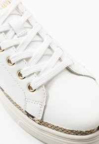 s.Oliver Trainers - white