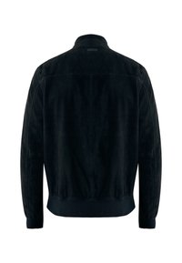 Chaqueta de ante negro con un collar alto, puños acanalados y dobladillo. Presenta líneas simples y limpias sin hardware ni patrones visibles.