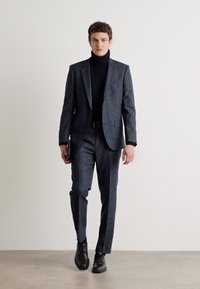 HUGO HENRY GETLIN  - Completo - dark blue