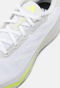 adidas Performance RESPONSE - Laufschuh Straße - footwear white/lucid lemon