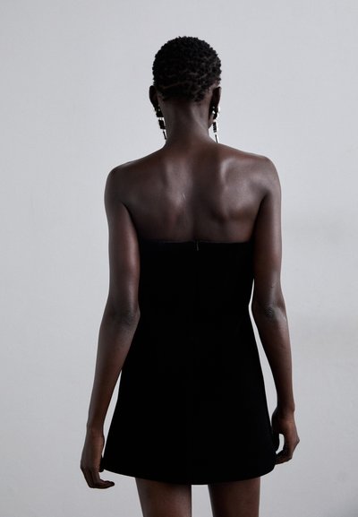 David Koma ALLOVER CRYSTAL STRAPLESS DRESS - Rochie cocktail/Rochie petrecere - black/silver