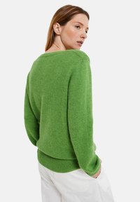 Monoprix MANCHES LONGUES COL BATEAU - Pullover - bergamote